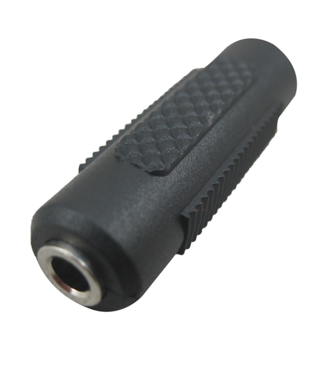 Sovitin 3,5 mm naaras - 3,5 mm naaras (musta)