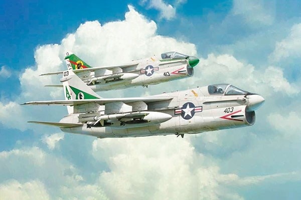 Italeri 1:72 A-7E Corsair II