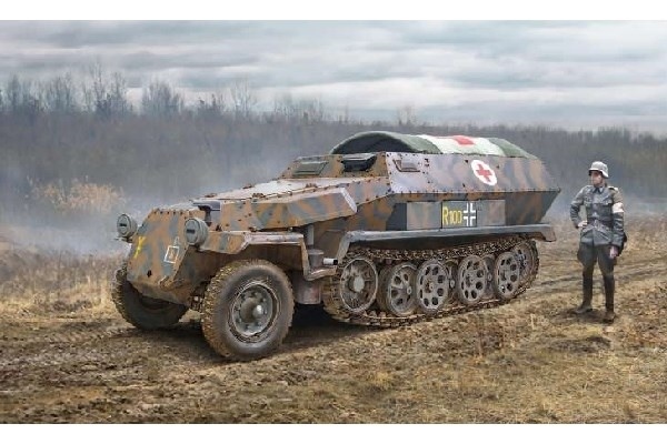 Italeri 1:72 Sd.Kfz. 251/8 ambulanssi