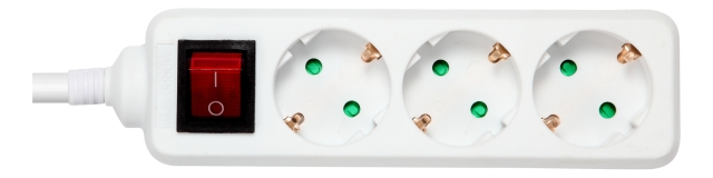 DELTACO outlet 3xCEE 7/3 1xCEE 7/7 switch 1,5m white