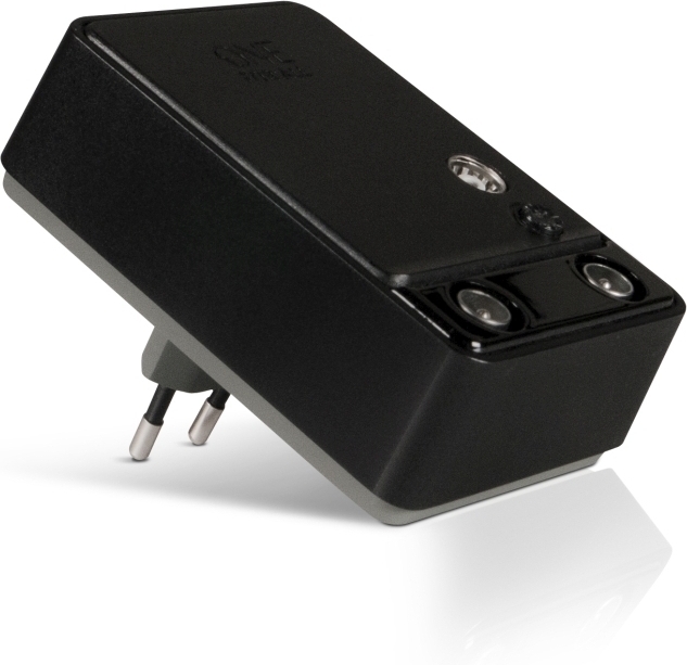 One for All SV9620-5G -antennisignaalin vahvistin kahdella ulostulossa, 20 dB