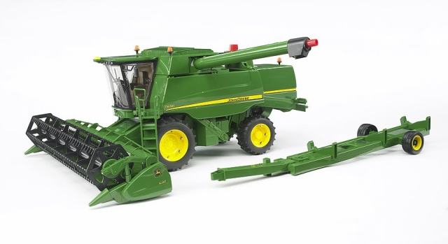 Bruder John Deere T670i Harvester (02132)
