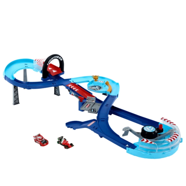 Disney Autot - GRC Super Play Set, jossa on McQueen ja Francesco (HXJ32)