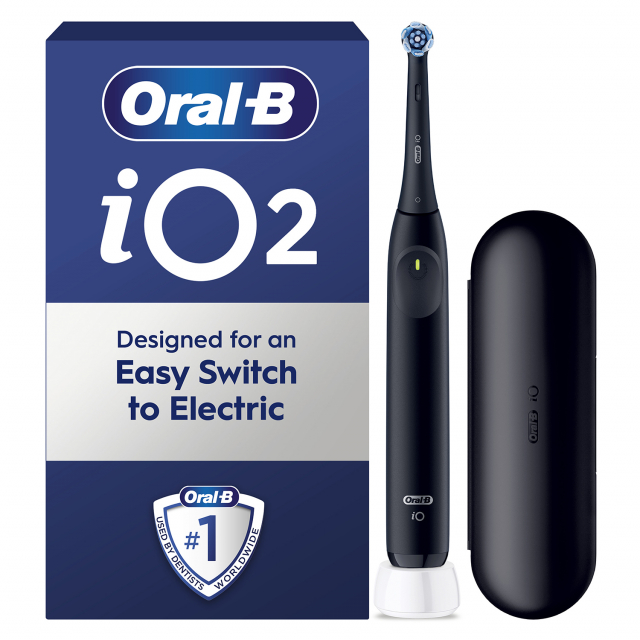 Oral B Eltandborste iO2 Black Limited Edition med resefodral