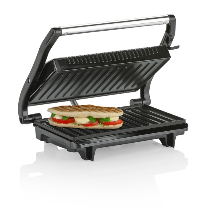 Tristar Kontaktgrill 2 grillplattor ryhmässä KOTI, TALOUS JA PUUTARHA / Kodinkoneet / Leivänpaahtimet & Leipägrillit / Pöytägrillit ja Raclette @ TP E-commerce Nordic AB (38-45962)