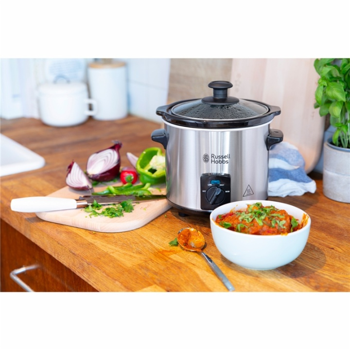 Russell Hobbs Slow Cooker 25570-56 Compact H ryhmässä KOTI, TALOUS JA PUUTARHA / Kodinkoneet / Haudutuspadat @ TP E-commerce Nordic AB (38-46040)