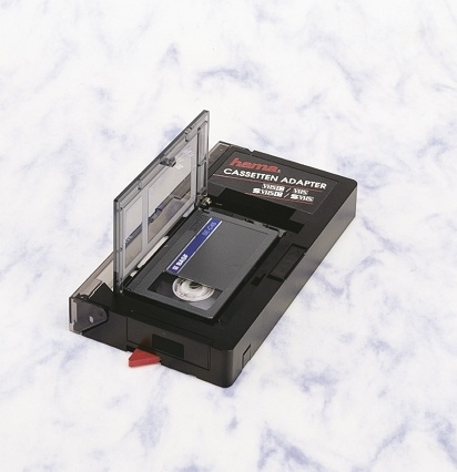 Hama VHS-C Adapter ryhmässä KODINELEKTRONIIKKA / Ääni & Kuva / TV & Tarvikkeet / Tarvikkeet @ TP E-commerce Nordic AB (38-47303)