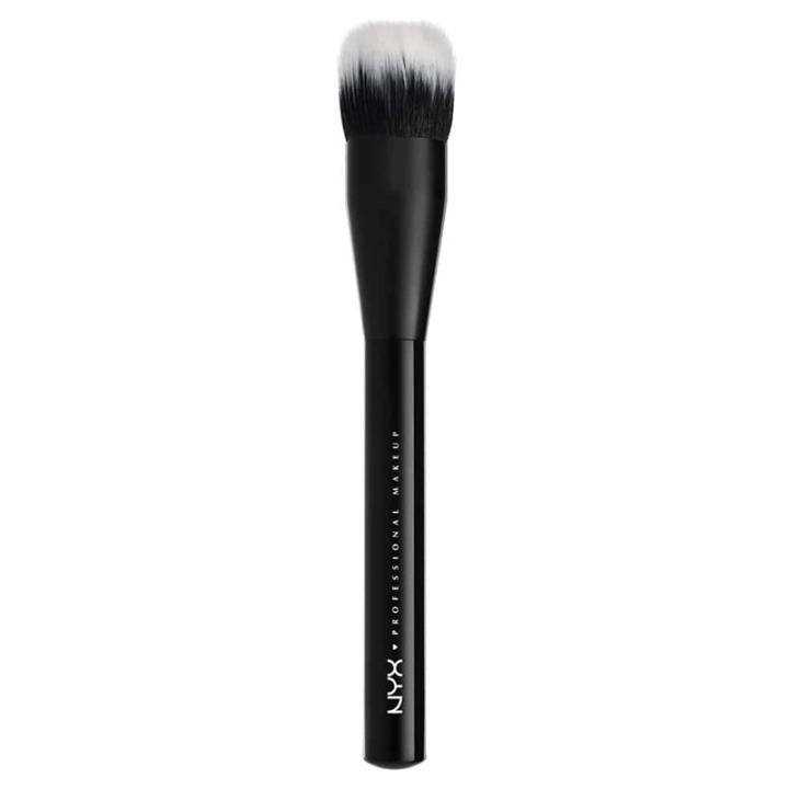 NYX PROF. MAKEUP Pro Dual Fiber Foundation Brush ryhmässä KAUNEUS JA TERVEYS / Meikit / Tarvikkeet & Meikkisetit / Harjat & Pensselit @ TP E-commerce Nordic AB (38-58594)