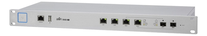Ubiquiti UniFi USG Pro 4 Security Gateway reititin, 4 porttia, hopea ryhmässä TIETOKOONET & TARVIKKEET / Verkko / Reititin @ TP E-commerce Nordic AB (38-62601)