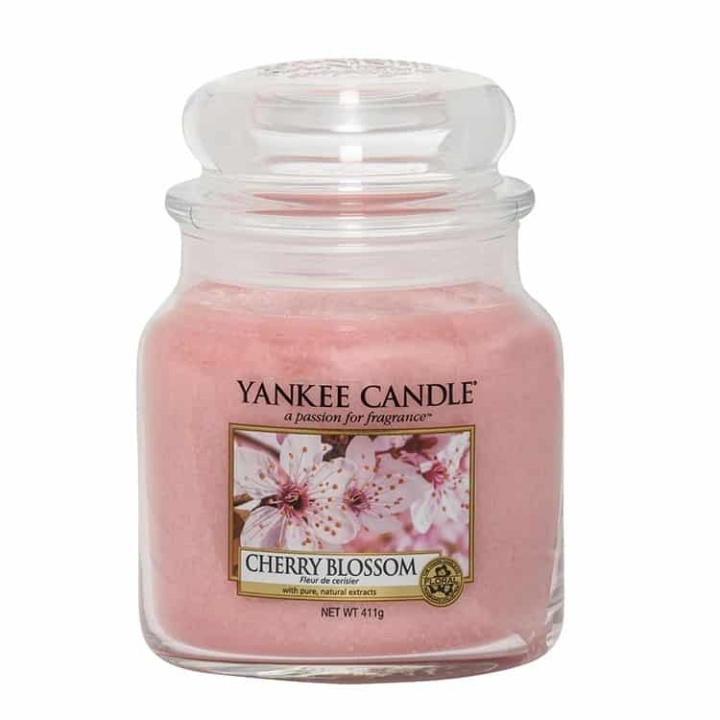 Yankee Candle Classic Medium Cherry Blossom Candle 411g ryhmässä KAUNEUS JA TERVEYS / Tuoksut & Parfyymit / Muut tuoksut / Tuoksukynttilät @ TP E-commerce Nordic AB (38-67658)