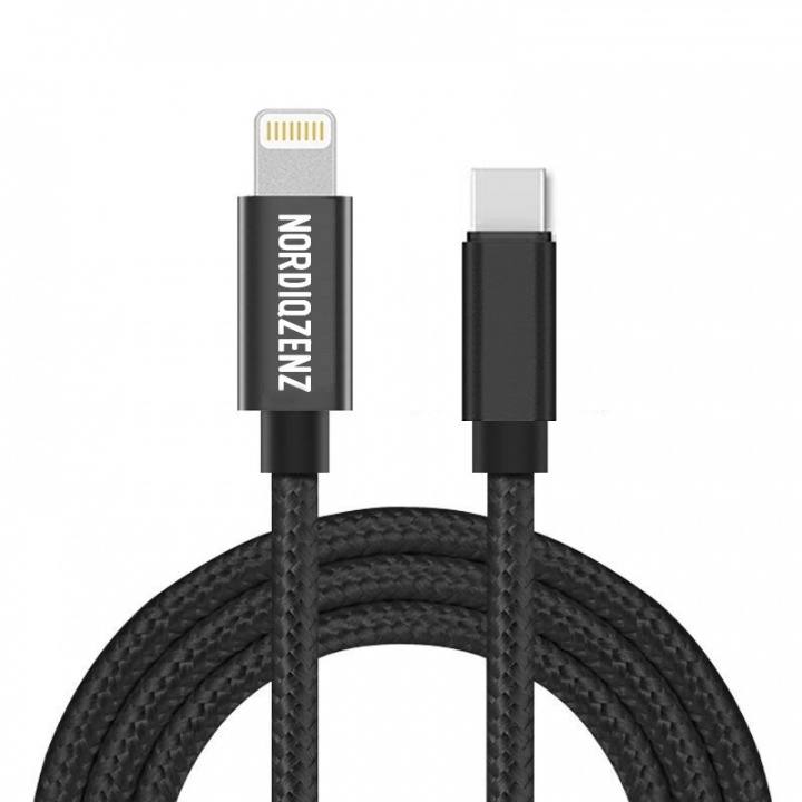 NORDIQZENZ USB-C ja Lightning tekstiilikaapeli, 2m, musta ryhmässä ÄLYPUHELIMET JA TABLETIT / Laturit & Kaapelit / Kaapelit / Lightning kaapelit @ TP E-commerce Nordic AB (38-84018)