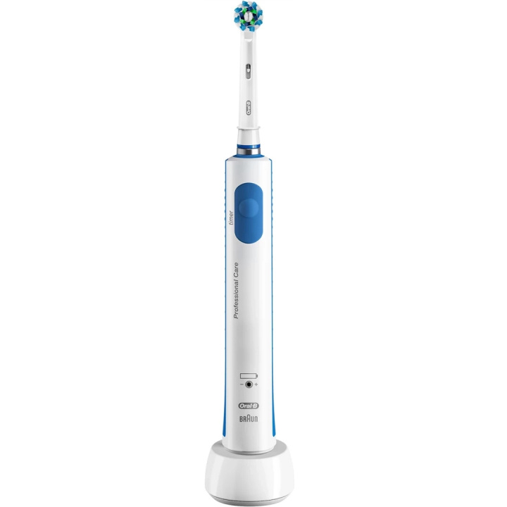 Oral-B Pro 600 CrossAction ryhmässä KAUNEUS JA TERVEYS / Suunhoito / Sähköhammasharjat @ TP E-commerce Nordic AB (38-99381)