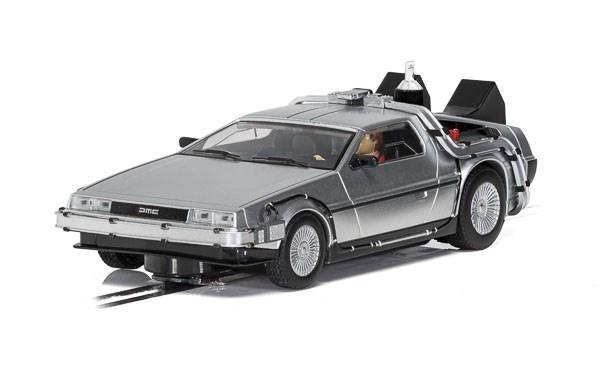 Scalextric DeLorean från Back to the Future 2 ryhmässä LELUT, TUOTTEET LAPSILLE JA VAUVOILLE / Radio-ohjattava / Autoradat / Autot @ TP E-commerce Nordic AB (A01394)