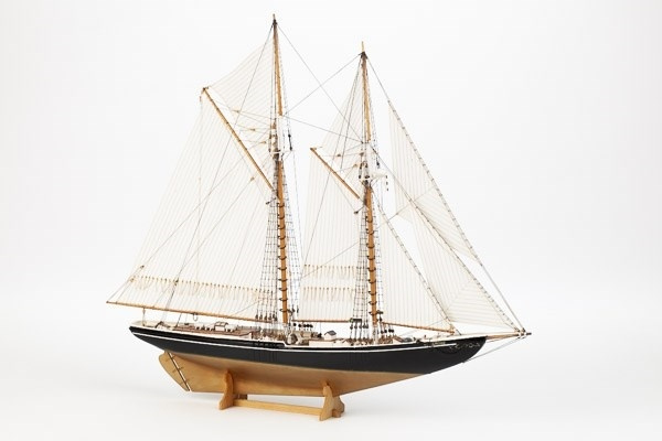 1:100 Bluenose II -Wooden hull ryhmässä URHEILU, VAPAA-AIKA JA HARRASTUS / Harrastus / Puumallit / Alukset @ TP E-commerce Nordic AB (A05420)