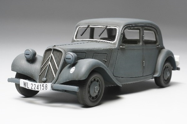 Tamiya 1/48 CITROEN 11CV TRACTION ryhmässä URHEILU, VAPAA-AIKA JA HARRASTUS / Harrastus / Muovimallit / Sotilasajoneuvot (maa) @ TP E-commerce Nordic AB (A06242)