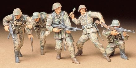 Tamiya 1/35 TYSK FRONTLINE INFANTRYMEN ryhmässä URHEILU, VAPAA-AIKA JA HARRASTUS / Harrastus / Muovimallit / Hahmot @ TP E-commerce Nordic AB (A06308)