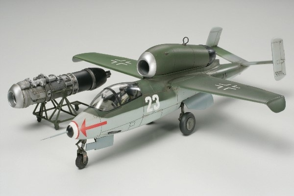 Tamiya 1/48 Heinkel He162 A-2 Salamander ryhmässä URHEILU, VAPAA-AIKA JA HARRASTUS / Harrastus / Muovimallit / Lentokoneet/Helikopterit @ TP E-commerce Nordic AB (A06407)