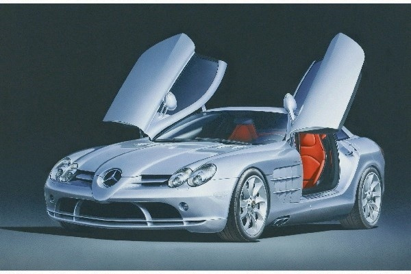 Tamiya 1/24 Mercedes-Benz SLR McLaren ryhmässä URHEILU, VAPAA-AIKA JA HARRASTUS / Harrastus / Muovimallit / Autot @ TP E-commerce Nordic AB (A06431)