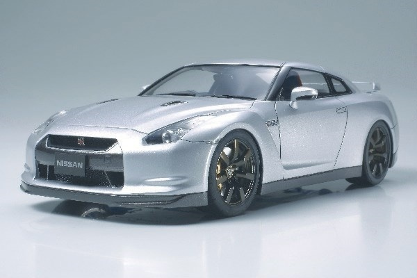 Tamiya 1/24 Nissan GT-R ryhmässä URHEILU, VAPAA-AIKA JA HARRASTUS / Harrastus / Muovimallit / Autot @ TP E-commerce Nordic AB (A06452)