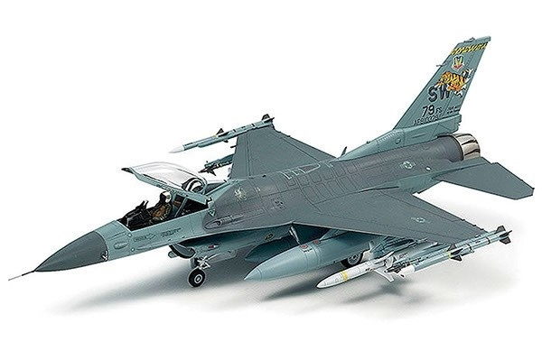 Tamiya 1/72 F-16CJ w/FULL EQUIPMENT ryhmässä URHEILU, VAPAA-AIKA JA HARRASTUS / Harrastus / Muovimallit / Lentokoneet/Helikopterit @ TP E-commerce Nordic AB (A06557)