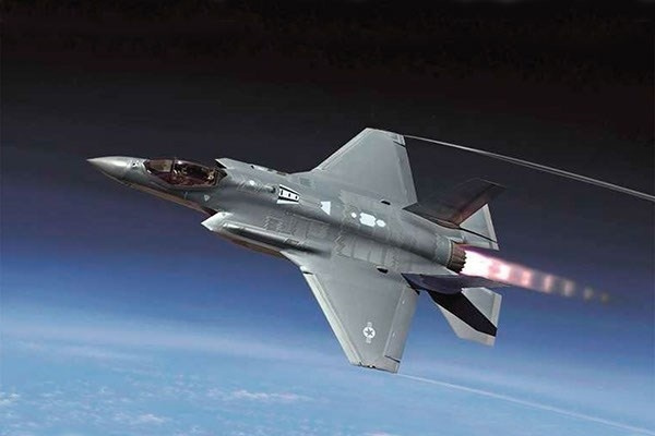 Italeri 1:32 F-35A LIGHTING II ryhmässä URHEILU, VAPAA-AIKA JA HARRASTUS / Harrastus / Muovimallit / Lentokoneet/Helikopterit @ TP E-commerce Nordic AB (A07154)