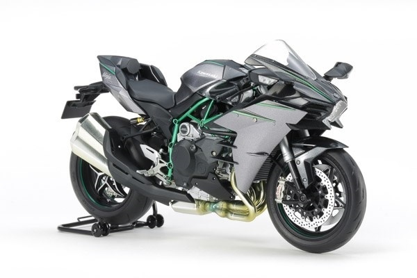 Tamiya 1:12 Kawasaki Ninja H2 Hiili ryhmässä URHEILU, VAPAA-AIKA JA HARRASTUS / Harrastus / Muovimallit / Moottoripyörät @ TP E-commerce Nordic AB (A07393)