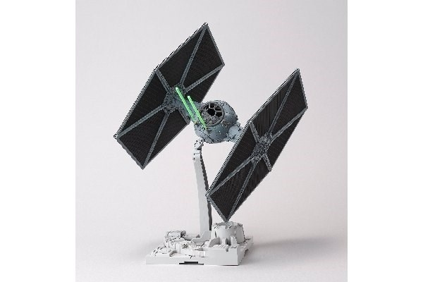 Revell TIE Fighter ryhmässä URHEILU, VAPAA-AIKA JA HARRASTUS / Harrastus / Muovimallit / Sci-Fi @ TP E-commerce Nordic AB (A07485)