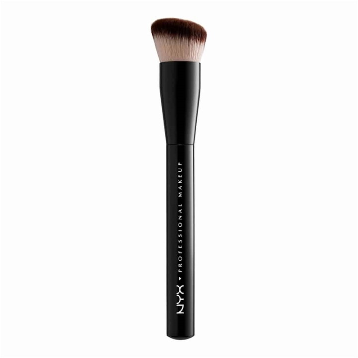 NYX PROF. MAKEUP Cant Stop Wont Stop Foundation Brush ryhmässä KAUNEUS JA TERVEYS / Meikit / Tarvikkeet & Meikkisetit / Harjat & Pensselit @ TP E-commerce Nordic AB (A12429)