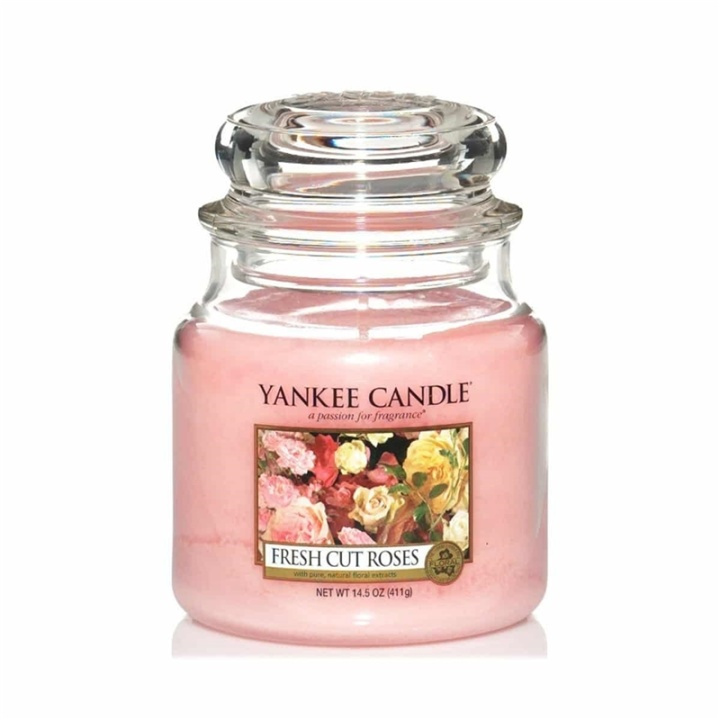 Yankee Candle Classic Medium Jar Fresh Cut Roses 411g ryhmässä KAUNEUS JA TERVEYS / Tuoksut & Parfyymit / Muut tuoksut / Tuoksukynttilät @ TP E-commerce Nordic AB (A13283)