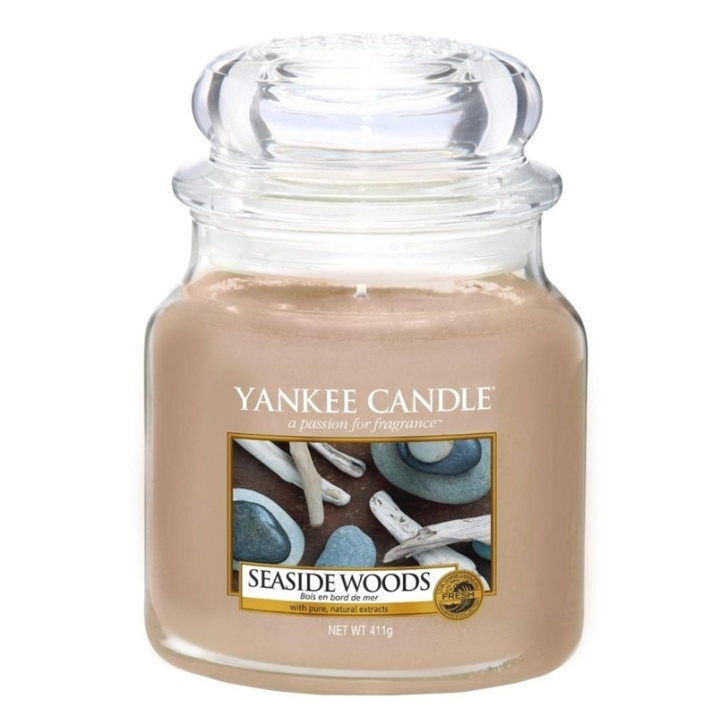 Yankee Candle Classic Medium Jar Seaside Woods 411g ryhmässä KAUNEUS JA TERVEYS / Tuoksut & Parfyymit / Muut tuoksut / Tuoksukynttilät @ TP E-commerce Nordic AB (A13288)