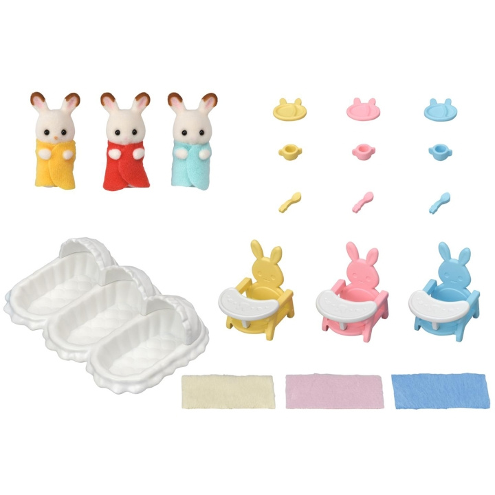 Sylvanian Families Triplets Care Set ryhmässä LELUT, TUOTTEET LAPSILLE JA VAUVOILLE / Leikkikalut, Askartelu &Pelit / Nuket & Tarvikkeet @ TP E-commerce Nordic AB (A19505)