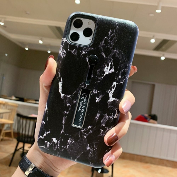 Muotikotelo sormipidikkeellä - iPhone 12 Mini, musta marmori ryhmässä ÄLYPUHELIMET JA TABLETIT / Puhelimen suojakotelo / Apple / iPhone 12 Mini / Kuoret @ TP E-commerce Nordic AB (A20846)