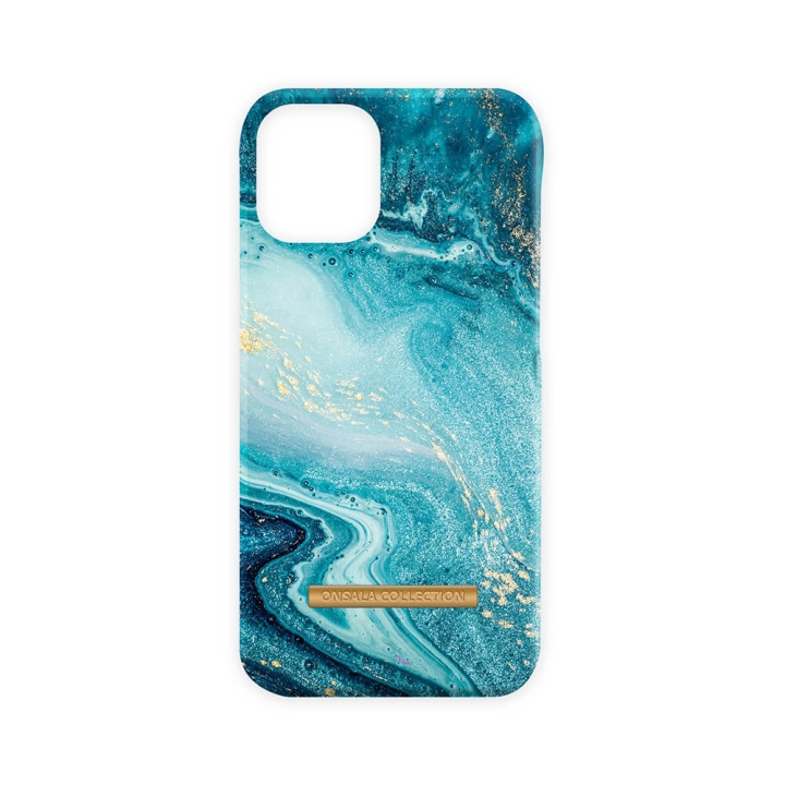Onsala COLLECTION Mobilskal Soft Blue Sea Marble iPhone 13 Mini ryhmässä ÄLYPUHELIMET JA TABLETIT / Puhelimen suojakotelo / Apple / iPhone 13 Mini / Kuoret @ TP E-commerce Nordic AB (C00161)