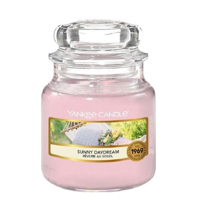 Yankee Candle Classic Small Jar Sunny Daydream 104g ryhmässä KAUNEUS JA TERVEYS / Tuoksut & Parfyymit / Muut tuoksut / Tuoksukynttilät @ TP E-commerce Nordic AB (C00628)