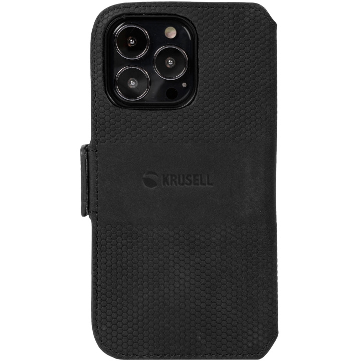 Krusell Nahka Puhelin Lompakko iPhone 13 Pro Max Musta ryhmässä ÄLYPUHELIMET JA TABLETIT / Puhelimen suojakotelo / Apple / iPhone 13 Pro Max / Kotelo @ TP E-commerce Nordic AB (C08752)