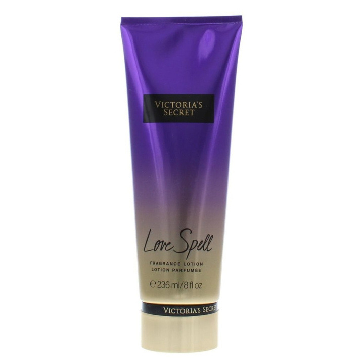 Victoria\'s Secret Love Spell Hydrating Body Lotion 236ml ryhmässä KAUNEUS JA TERVEYS / Ihonhoito / Kehon hoito / Vartalovoide @ TP E-commerce Nordic AB (C10612)