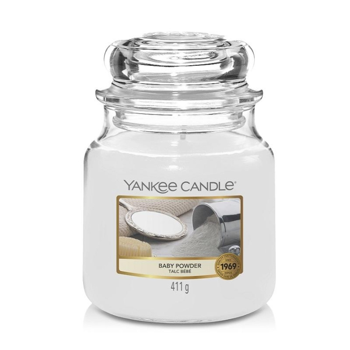 Yankee Candle Classic Medium Jar Baby Powder 411g ryhmässä KAUNEUS JA TERVEYS / Tuoksut & Parfyymit / Muut tuoksut / Tuoksukynttilät @ TP E-commerce Nordic AB (C10998)