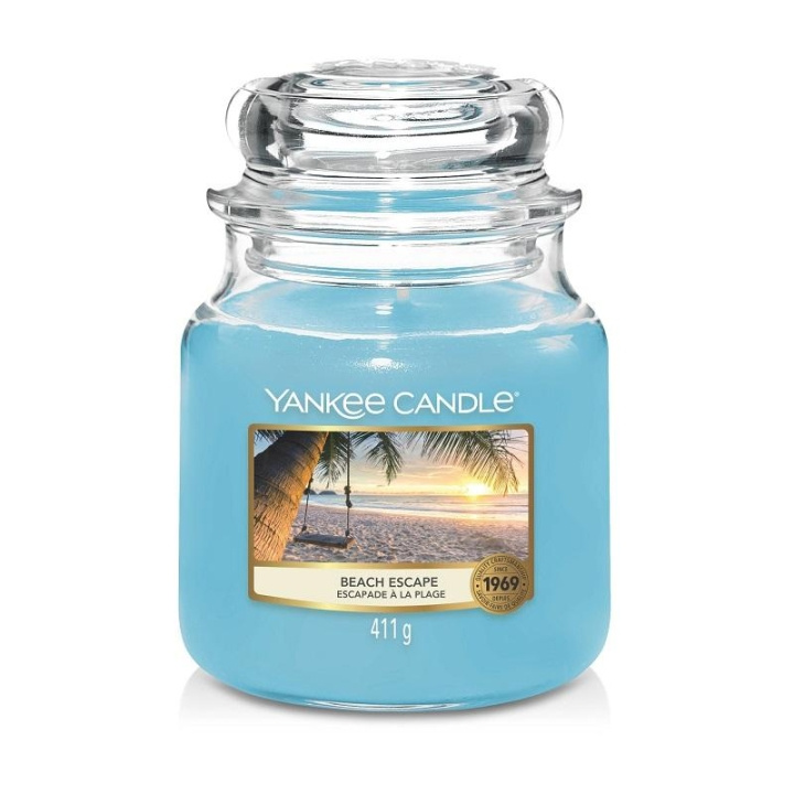 Yankee Candle Classic Medium Jar Beach Escape 411g ryhmässä KAUNEUS JA TERVEYS / Tuoksut & Parfyymit / Muut tuoksut / Tuoksukynttilät @ TP E-commerce Nordic AB (C12952)