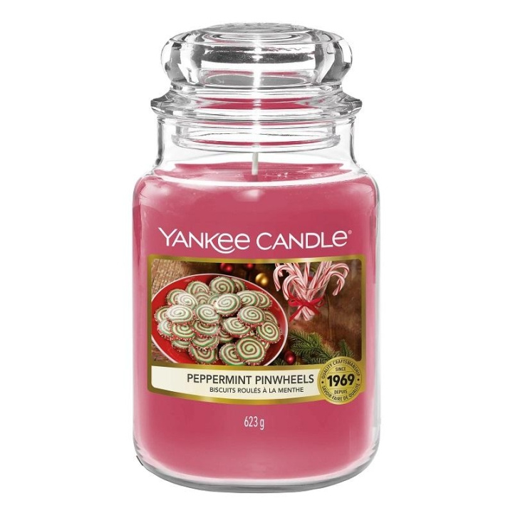Yankee Candle Classic Large Jar Peppermint Pinwheels 623g ryhmässä KAUNEUS JA TERVEYS / Tuoksut & Parfyymit / Muut tuoksut / Tuoksukynttilät @ TP E-commerce Nordic AB (C14060)
