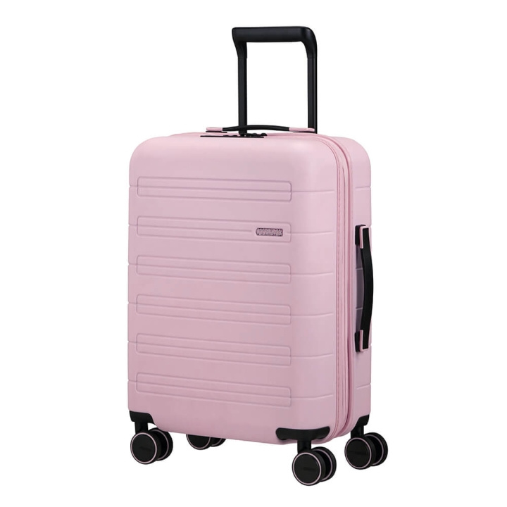 AMERICAN TOURISTER Nova Stream Spinner 55/20 Expand Soft Pink ryhmässä URHEILU, VAPAA-AIKA JA HARRASTUS / Matkailutarvikkeet / Matkalaukut @ TP E-commerce Nordic AB (C17064)