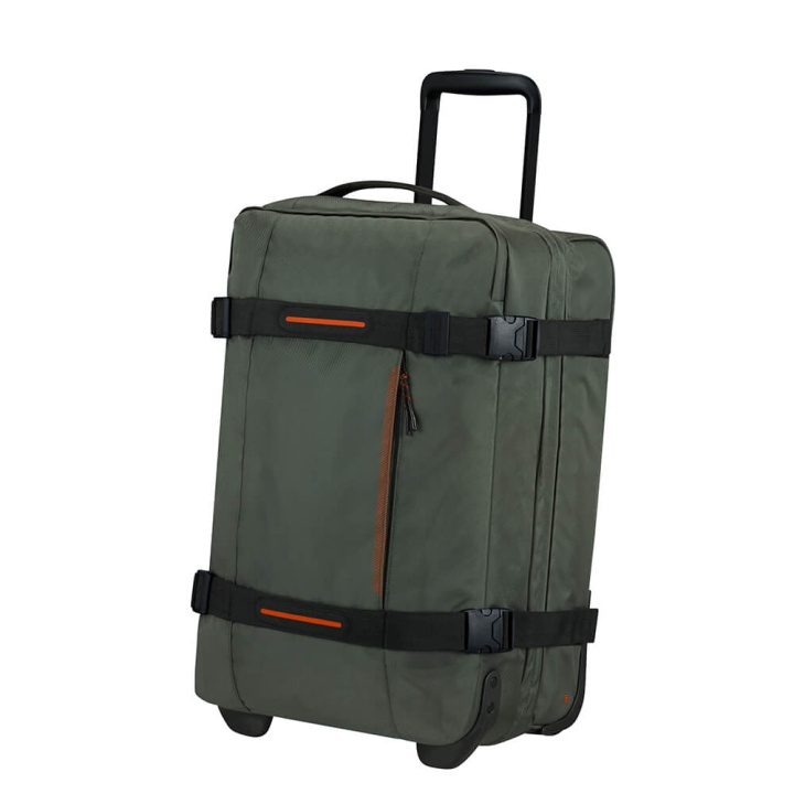 AMERICAN TOURISTER Urban Track Duffle/WH Small Green ryhmässä URHEILU, VAPAA-AIKA JA HARRASTUS / Matkailutarvikkeet / Matkalaukut @ TP E-commerce Nordic AB (C17072)