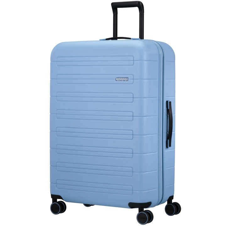 American Tourister Novastream Resväska Exp 77 Pastel Blue ryhmässä URHEILU, VAPAA-AIKA JA HARRASTUS / Matkailutarvikkeet / Matkalaukut @ TP E-commerce Nordic AB (C22098)