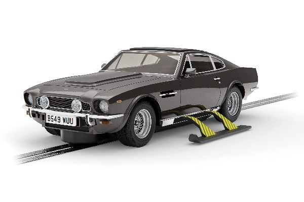 SCALEXTRIC James Bond Aston Martin V8 - The Living Daylights ryhmässä LELUT, TUOTTEET LAPSILLE JA VAUVOILLE / Radio-ohjattava / Autoradat / Autot @ TP E-commerce Nordic AB (C29637)