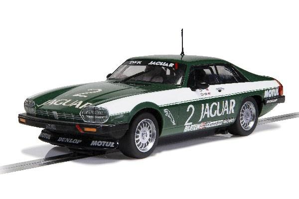 SCALEXTRIC Jaguar XJS - Donington ETCC ryhmässä LELUT, TUOTTEET LAPSILLE JA VAUVOILLE / Radio-ohjattava / Autoradat / Autot @ TP E-commerce Nordic AB (C29690)