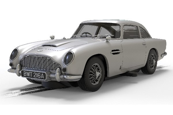 SCALEXTRIC James Bond Aston Martin DB5 - Goldfinger 1:32 ryhmässä LELUT, TUOTTEET LAPSILLE JA VAUVOILLE / Radio-ohjattava / Autoradat / Autot @ TP E-commerce Nordic AB (C29707)