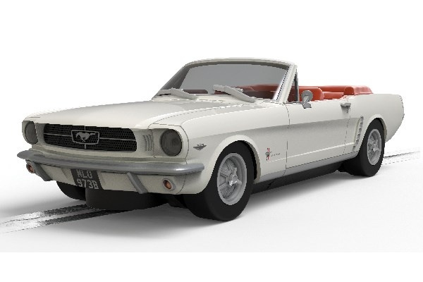 SCALEXTRIC James Bond Ford Mustang - Goldfinger 1:32 ryhmässä LELUT, TUOTTEET LAPSILLE JA VAUVOILLE / Radio-ohjattava / Autoradat / Autot @ TP E-commerce Nordic AB (C29708)