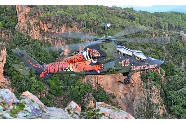 Revell Eurocopter Tiger \'15 Years Tiger\' 1:72 ryhmässä URHEILU, VAPAA-AIKA JA HARRASTUS / Harrastus / Muovimallit / Lentokoneet/Helikopterit @ TP E-commerce Nordic AB (C29921)