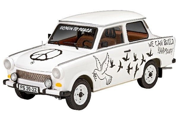 Revell Trabant 601S \'Builder\'s Choice\' ryhmässä URHEILU, VAPAA-AIKA JA HARRASTUS / Harrastus / Muovimallit / Autot @ TP E-commerce Nordic AB (C29977)