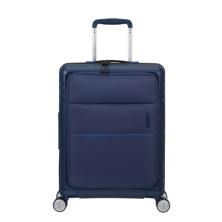 AMERICAN TOURISTER Hello Cabin Spinner 55 Front Pocket Navy ryhmässä URHEILU, VAPAA-AIKA JA HARRASTUS / Matkailutarvikkeet / Matkalaukut @ TP E-commerce Nordic AB (C30253)