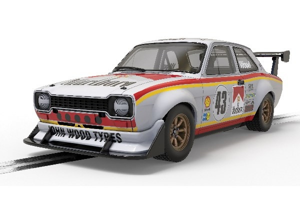 Scalextric Ford Escort MK1 RSR - Lea Wood 1:32 ryhmässä LELUT, TUOTTEET LAPSILLE JA VAUVOILLE / Radio-ohjattava / Autoradat / Autot @ TP E-commerce Nordic AB (C30504)